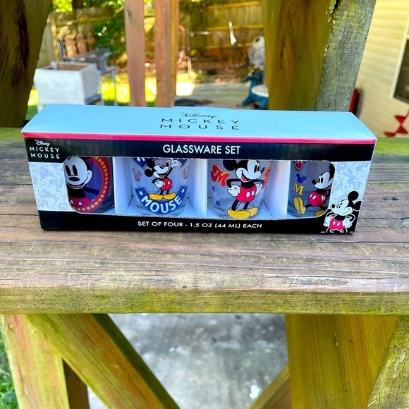 NWB Vintage Themed Mickey Mouse shot glass set - Picture 1 of 3